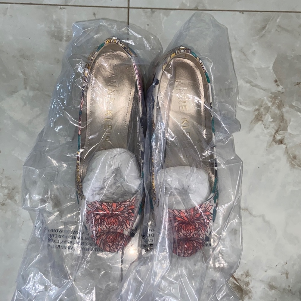 Women’s shoes